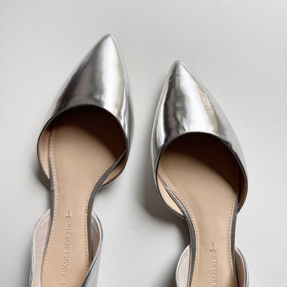 NWT Banana Republic Metallic Silver D'Orsay Pointed Toe Flats Size 8 - Picture 2 of 8